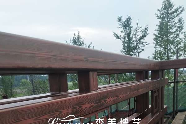 泰興市虹橋開發(fā)區(qū)虹福花苑門頭木紋漆施工